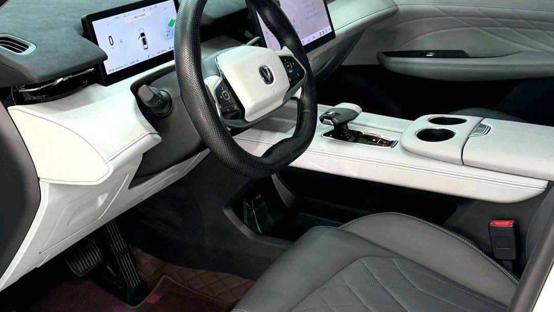 Changan UNI-Z PHEV‌ 2024 Blue Whale Intelligent iDD 125km Excellence Model