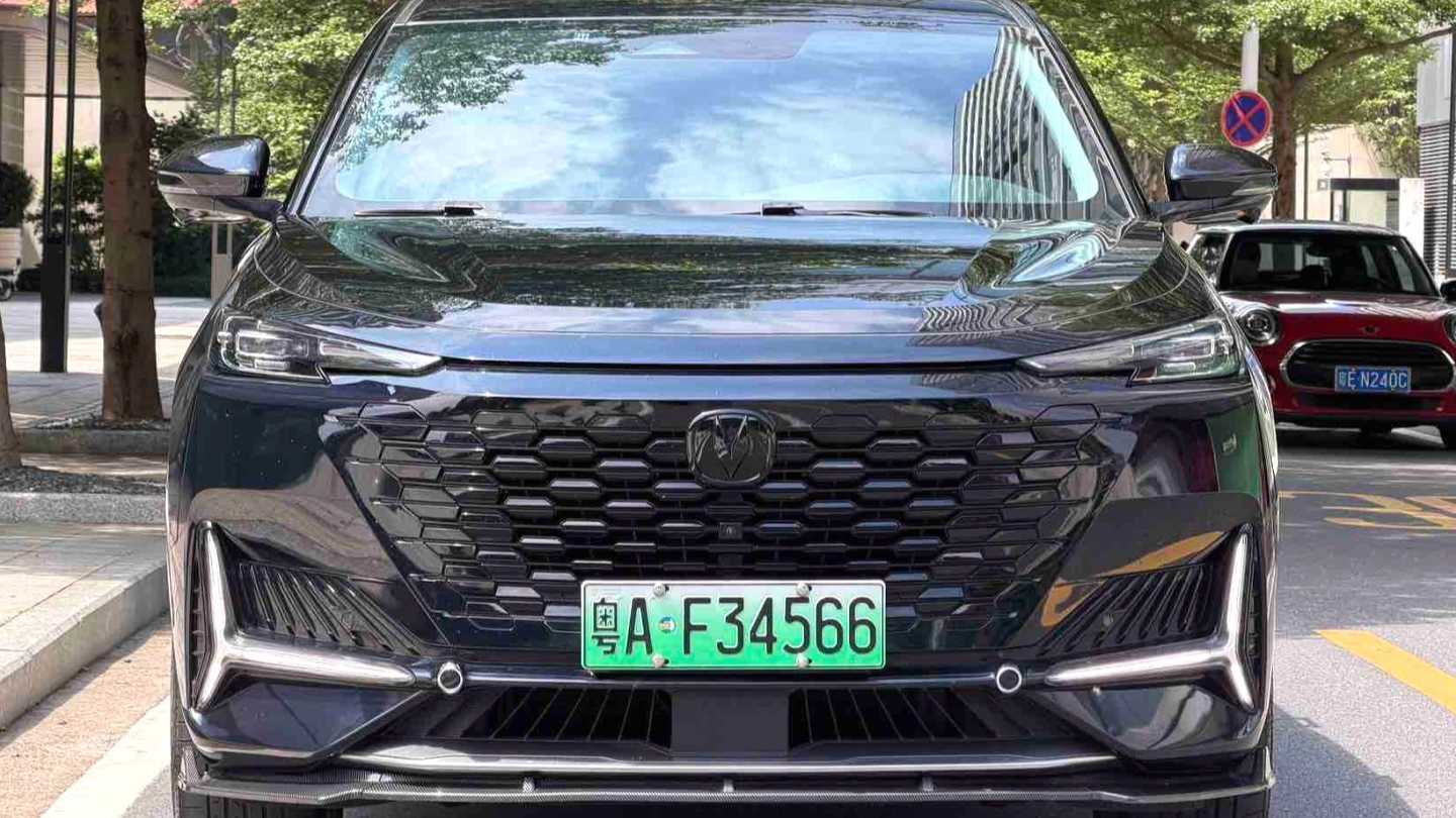 Changan UNI-K iDD‌ 2022 Smart iDD 130km 1.5T Prestige Edition