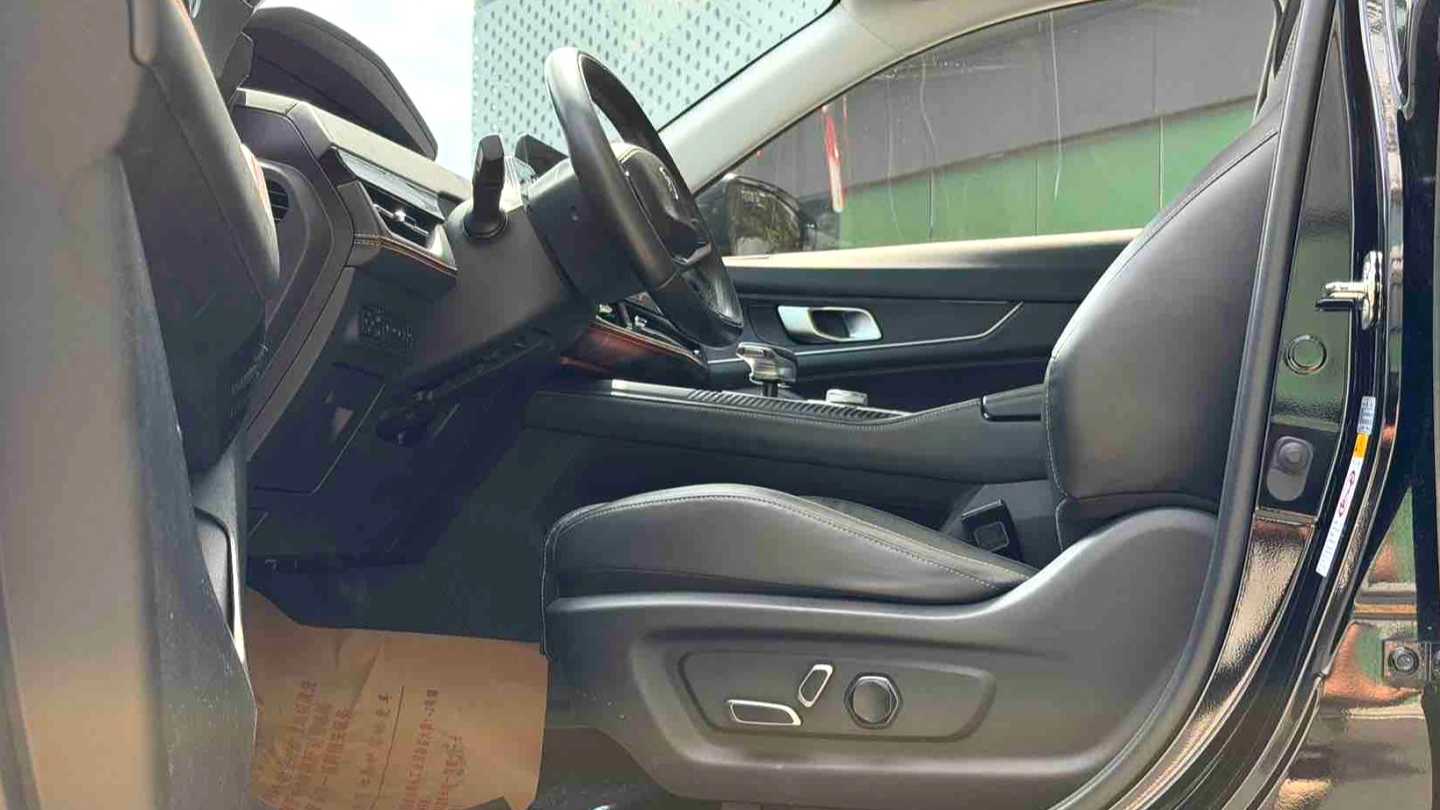 Changan UNI-K iDD‌ 2022 Smart iDD 130km 1.5T Prestige Edition