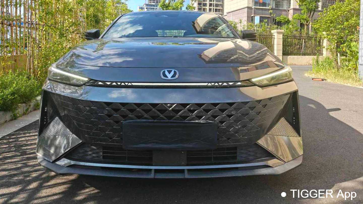 Changan UNI-V iDD‌ 2024 Blue Whale Intelligent Electric iDD 136km Smart Cool Type