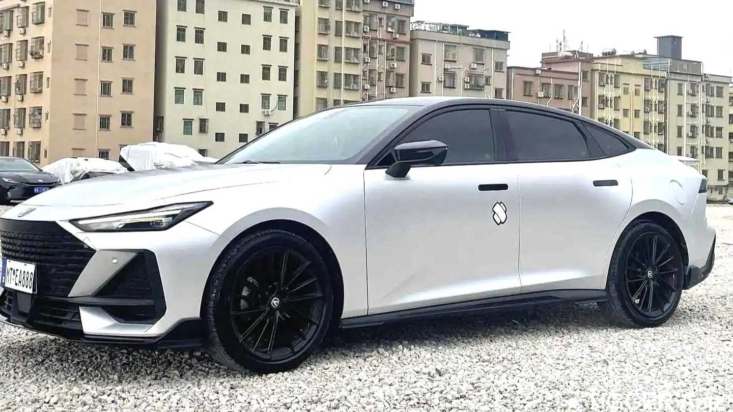 Changan UNI-V 2022 1.5T Excellence Model