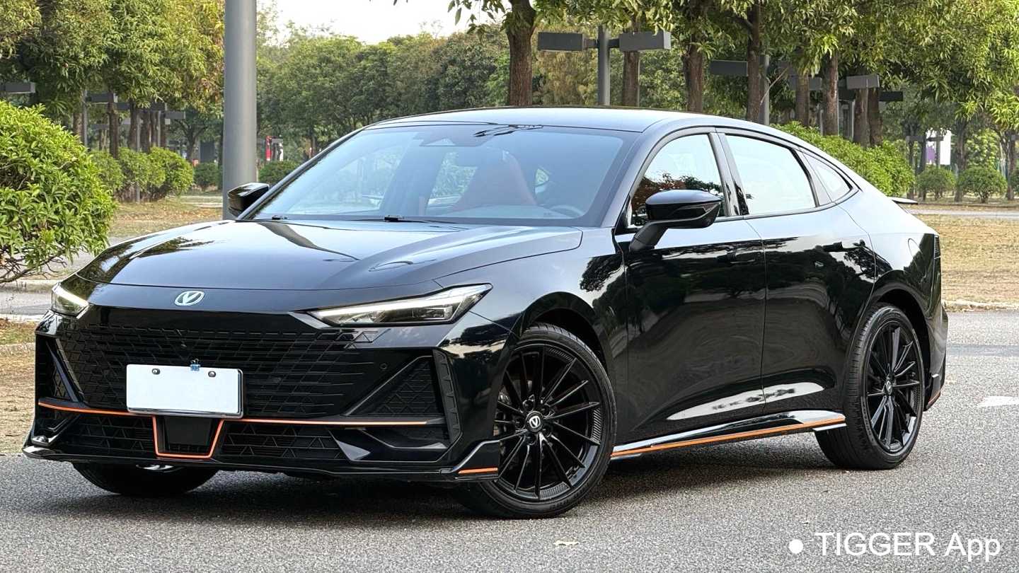 Changan UNI-V 2023 1.5T Sport Edition