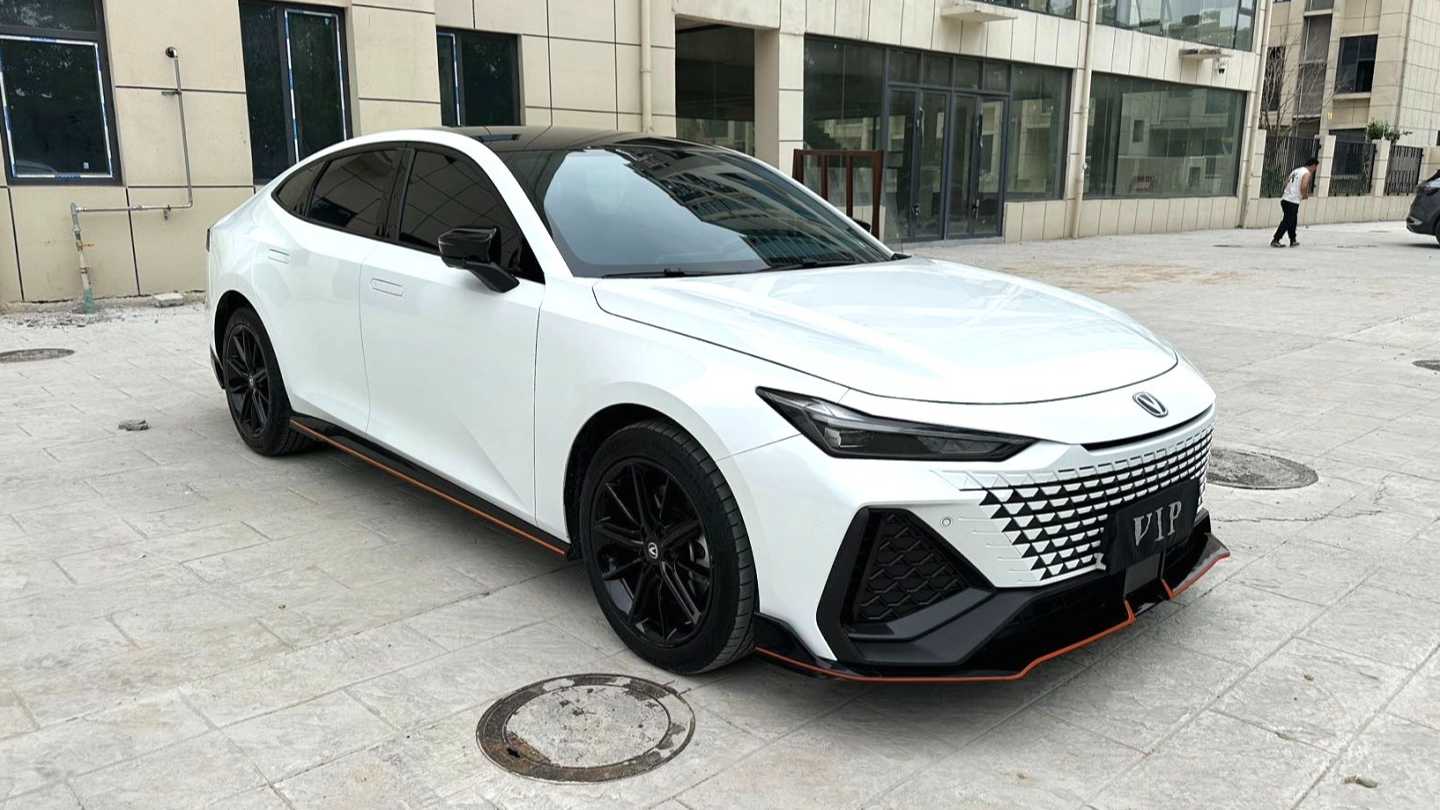 Changan UNI-V 2023 2.0T Fengsu Edition