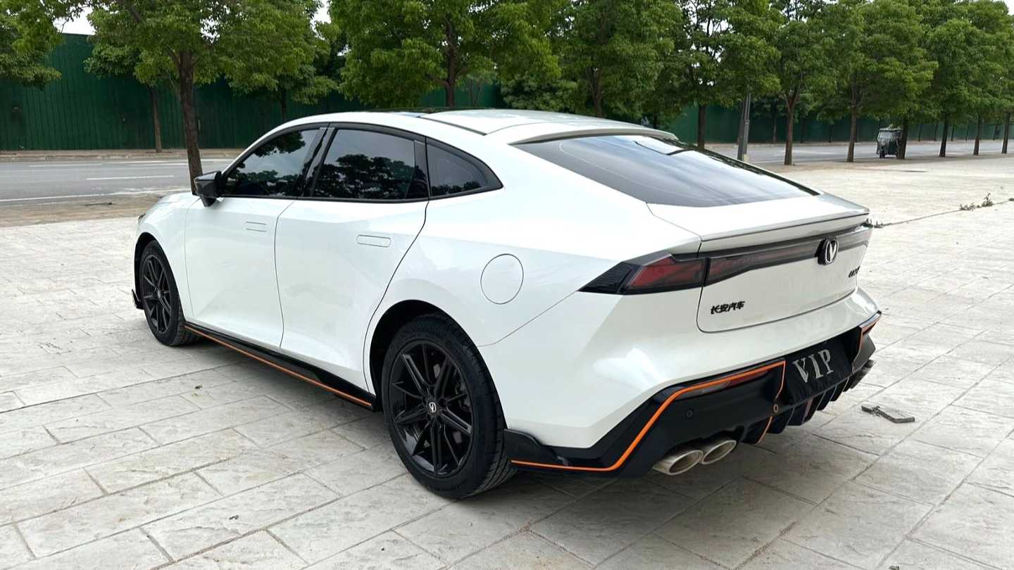 Changan UNI-V 2023 2.0T Fengsu Edition