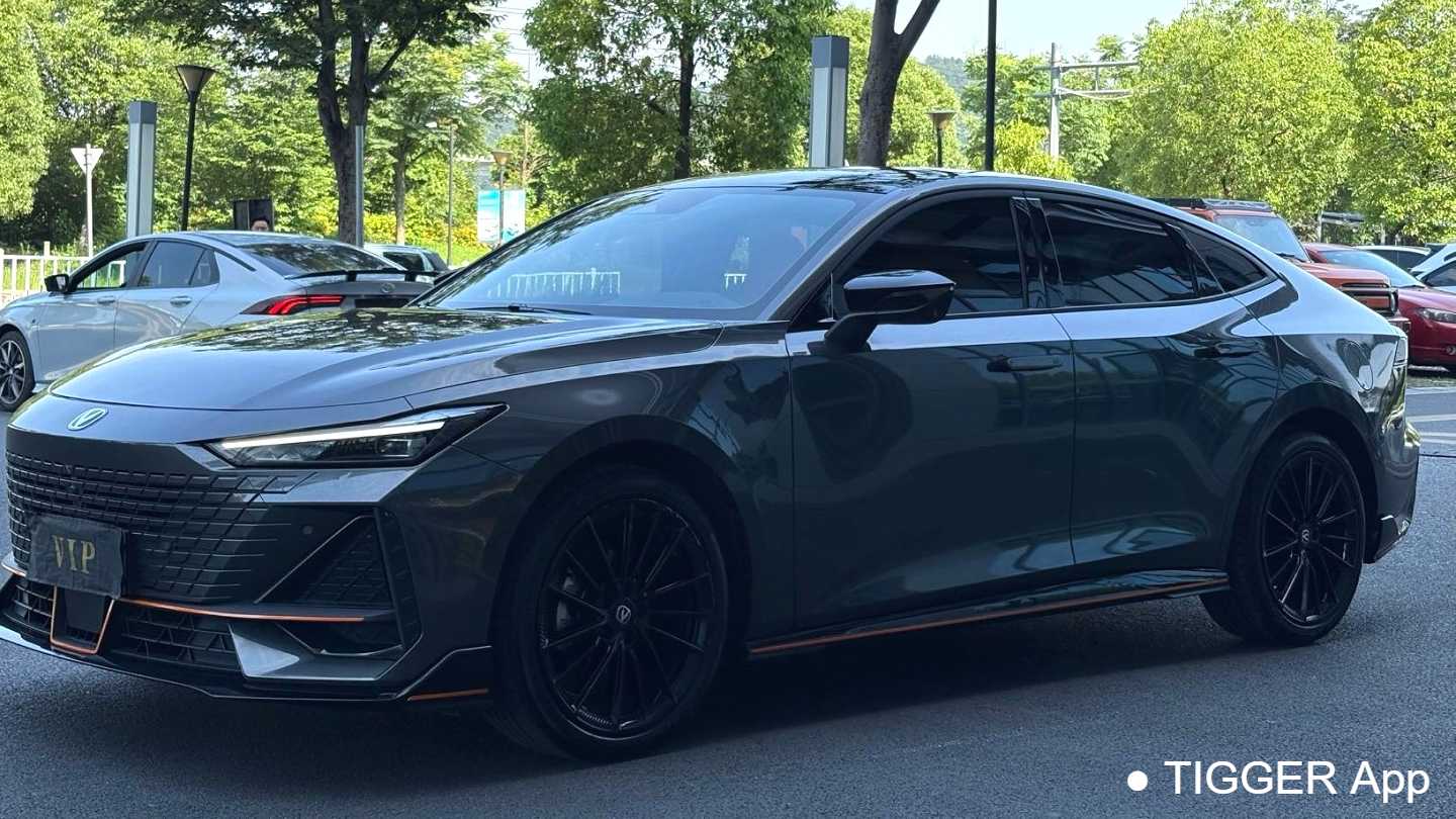 Changan UNI-V 2023 1.5T Sport Edition