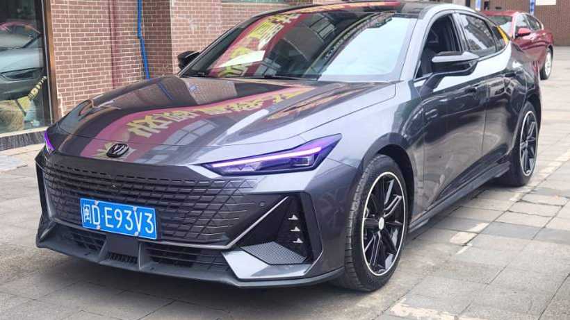 Changan UNI-V 2022 1.5T Sport Edition