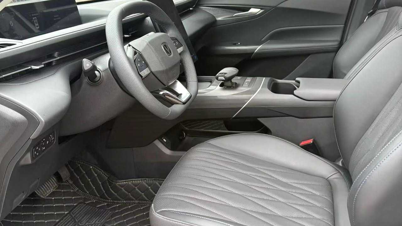 Changan EADO 2025 Blue Whale 1.5T 500Bar Flagship Model