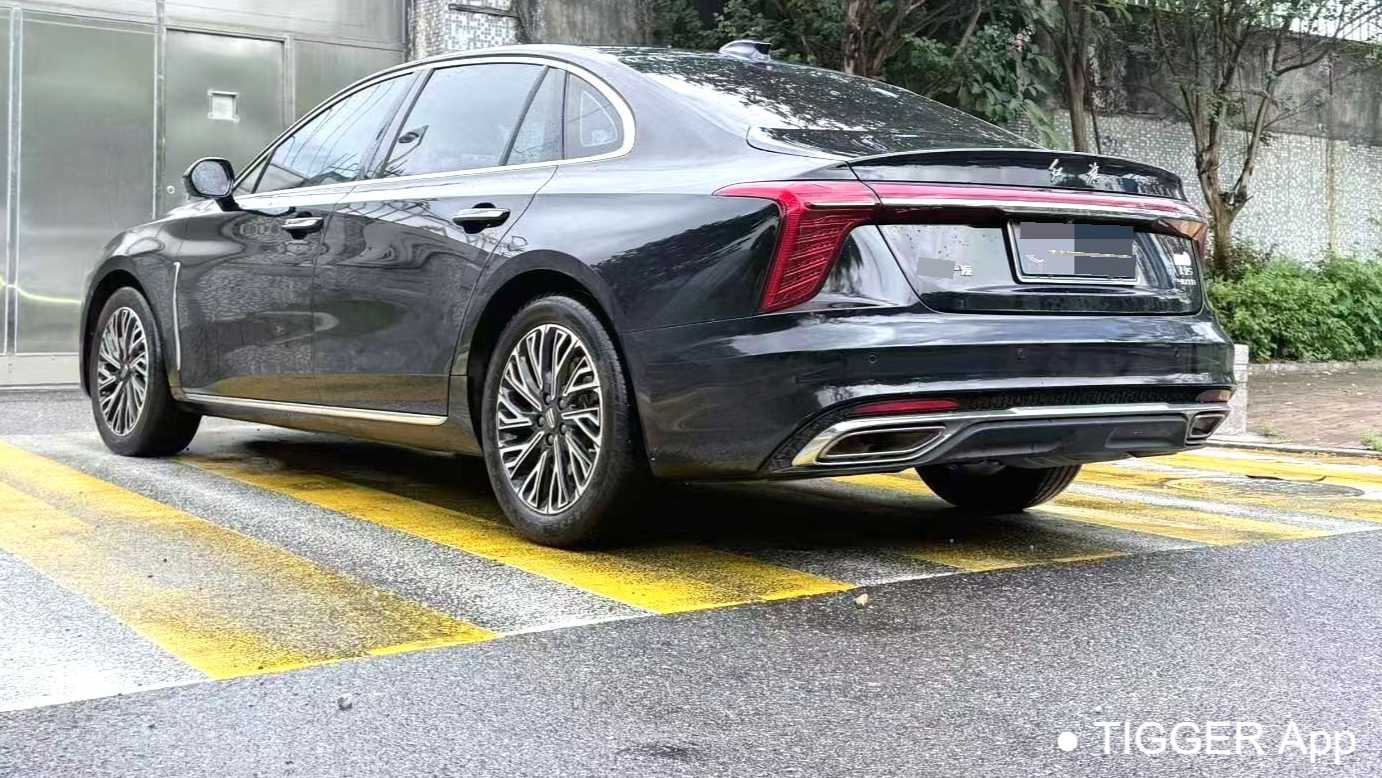 Hong Qi H5 2024 2.0T automatic intelligent connection flag smooth version