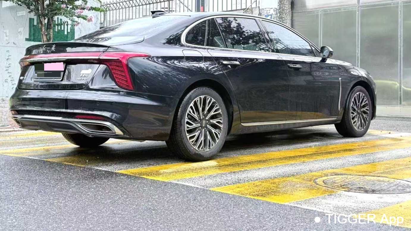 Hong Qi H5 2024 2.0T automatic intelligent connection flag smooth version