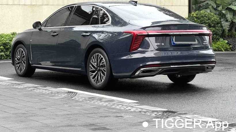 Hong Qi H5 2023 2.0T Automatic Intelligent Connection Flag Leading Edition