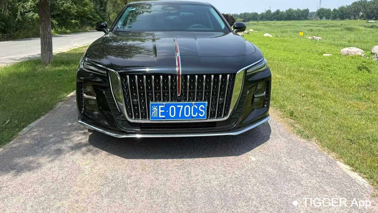 Hong Qi H5 2025 1.5T HEV Qichang 500000 commemorative edition