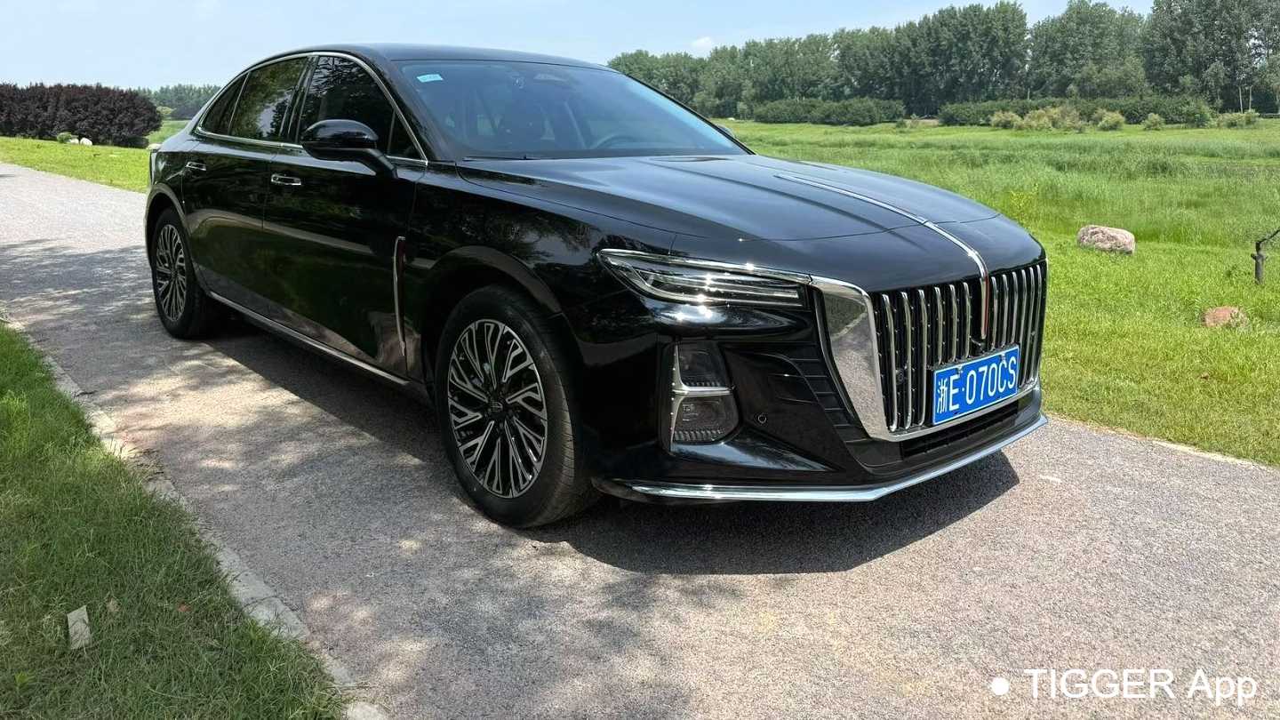 Hong Qi H5 2025 1.5T HEV Qichang 500000 commemorative edition