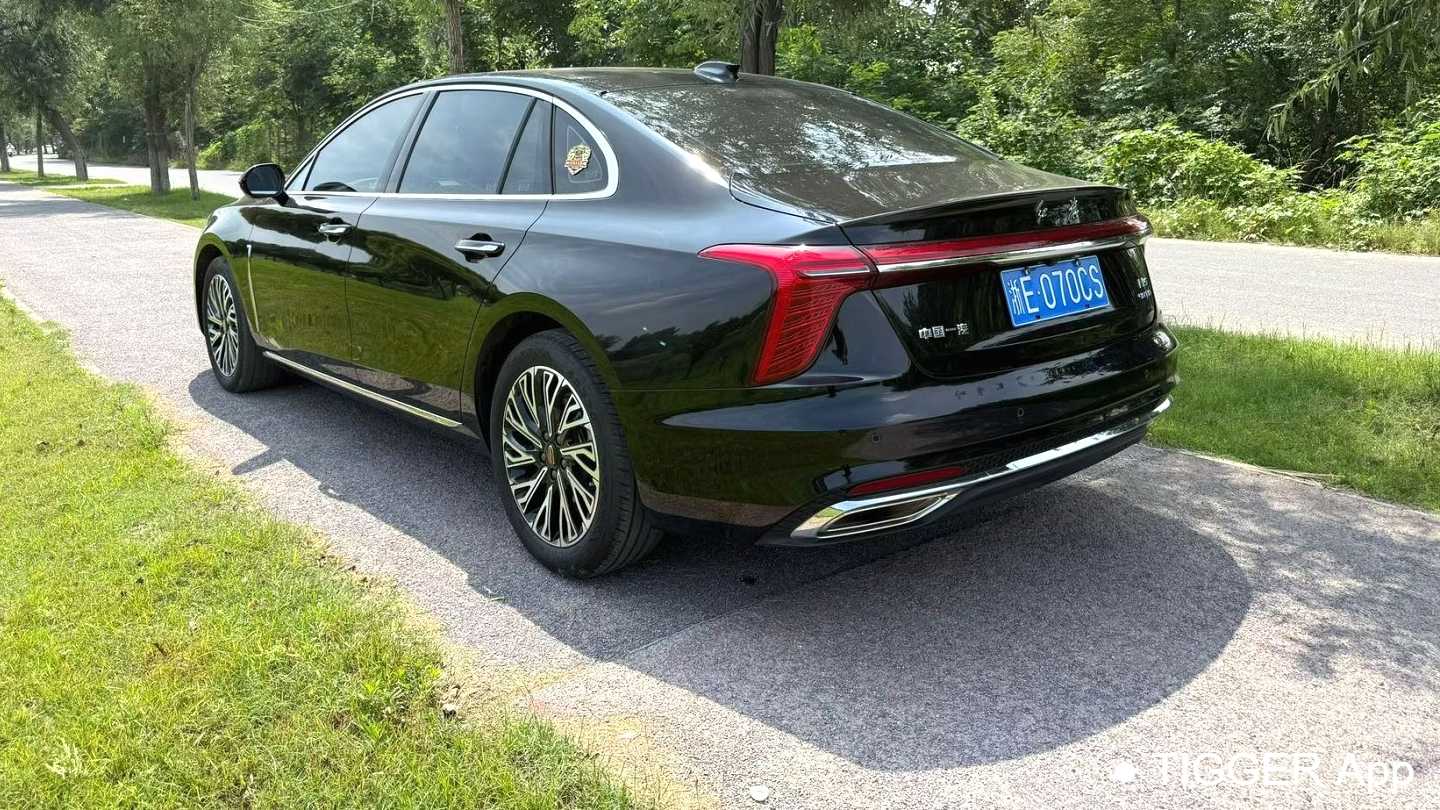 Hong Qi H5 2025 1.5T HEV Qichang 500000 commemorative edition