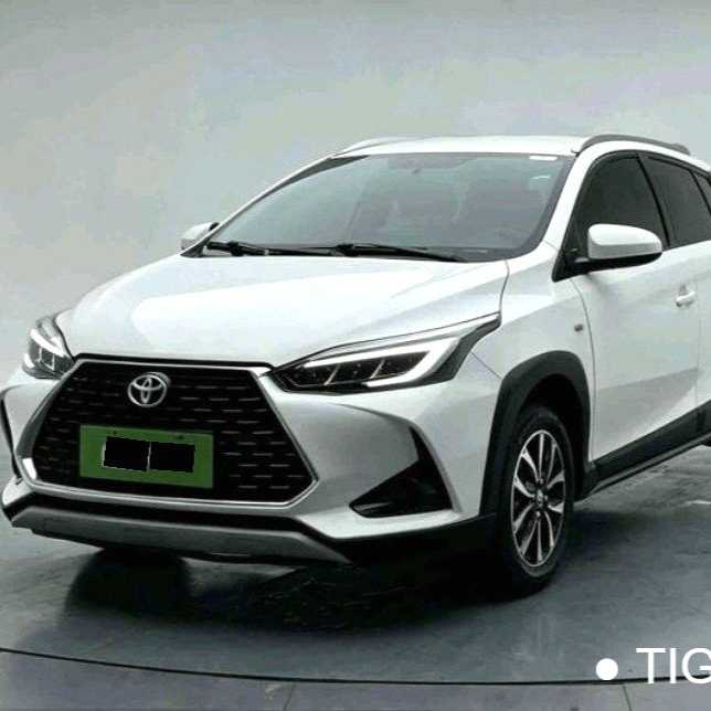 Toyota YARiS L Hatchback 2022 1.5L CVT Leading PLUS Edition Подержанный автомобиль