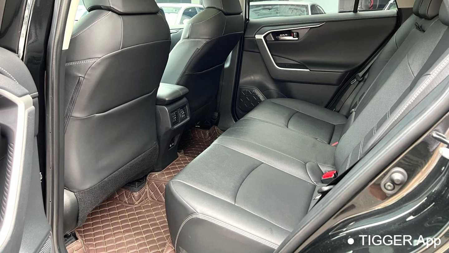 Toyota RAV4 2023 2.0L CVT 2WD Fashion PLUS Edition