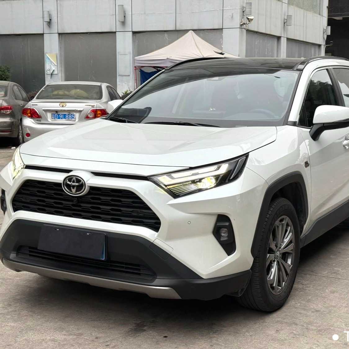 Toyota RAV4 2023 2.0L CVT 2WD 20th Anniversary Platinum Edition Used Car