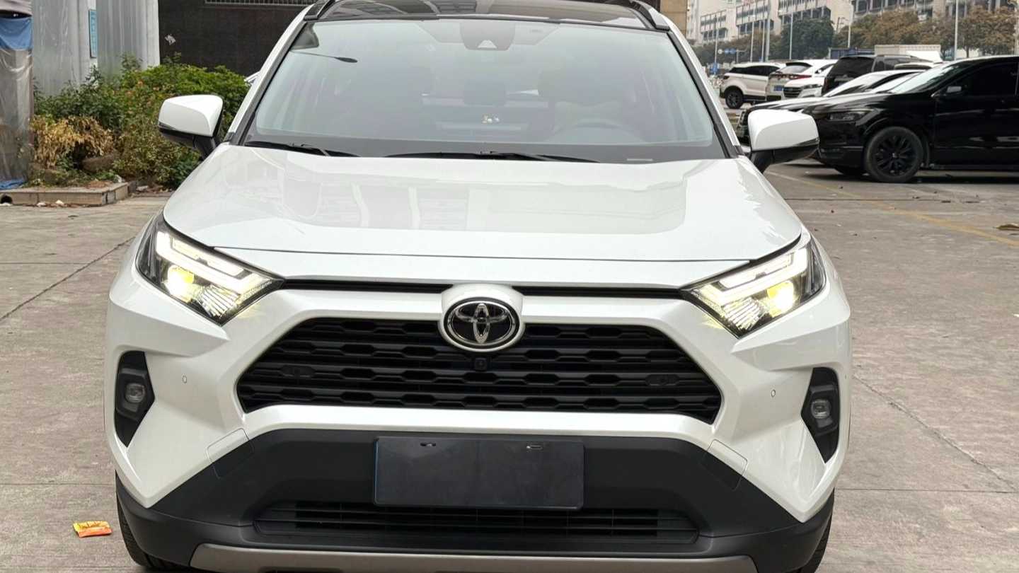 Toyota RAV4 2023 2.0L CVT 2WD 20th Anniversary Platinum Edition
