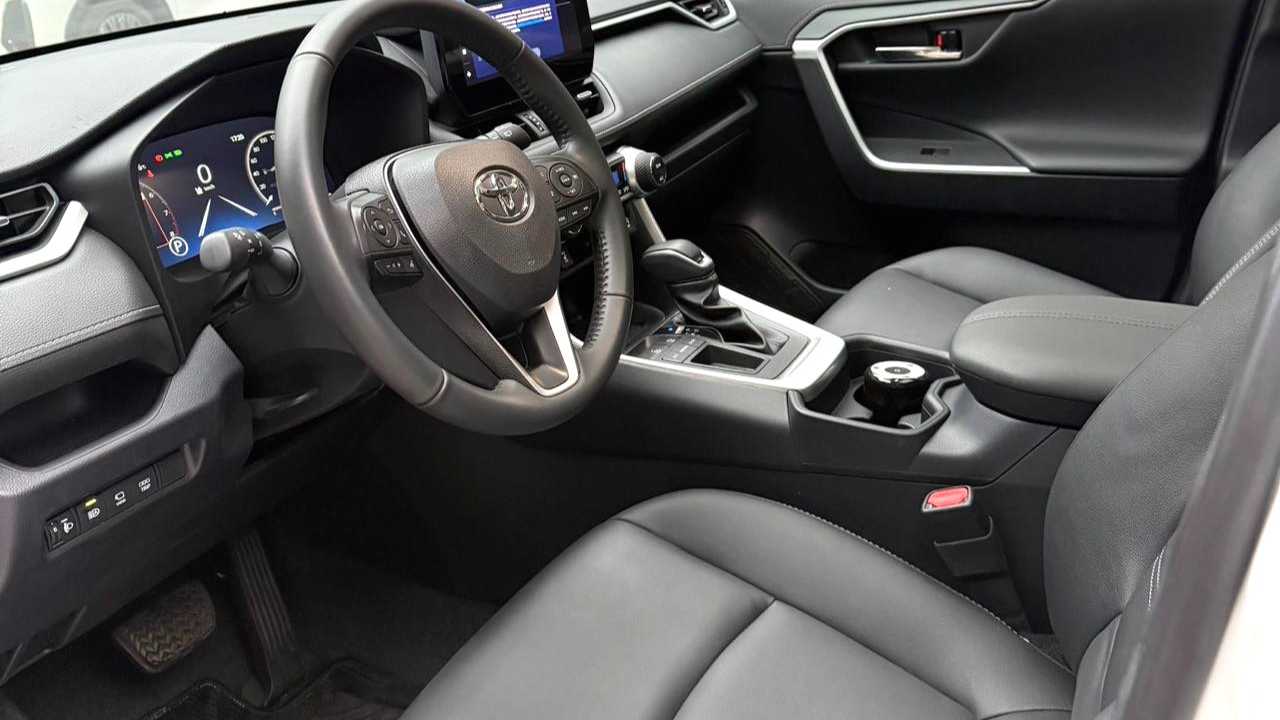 Toyota RAV4 2023 2.0L CVT 2WD 20th Anniversary Platinum Edition