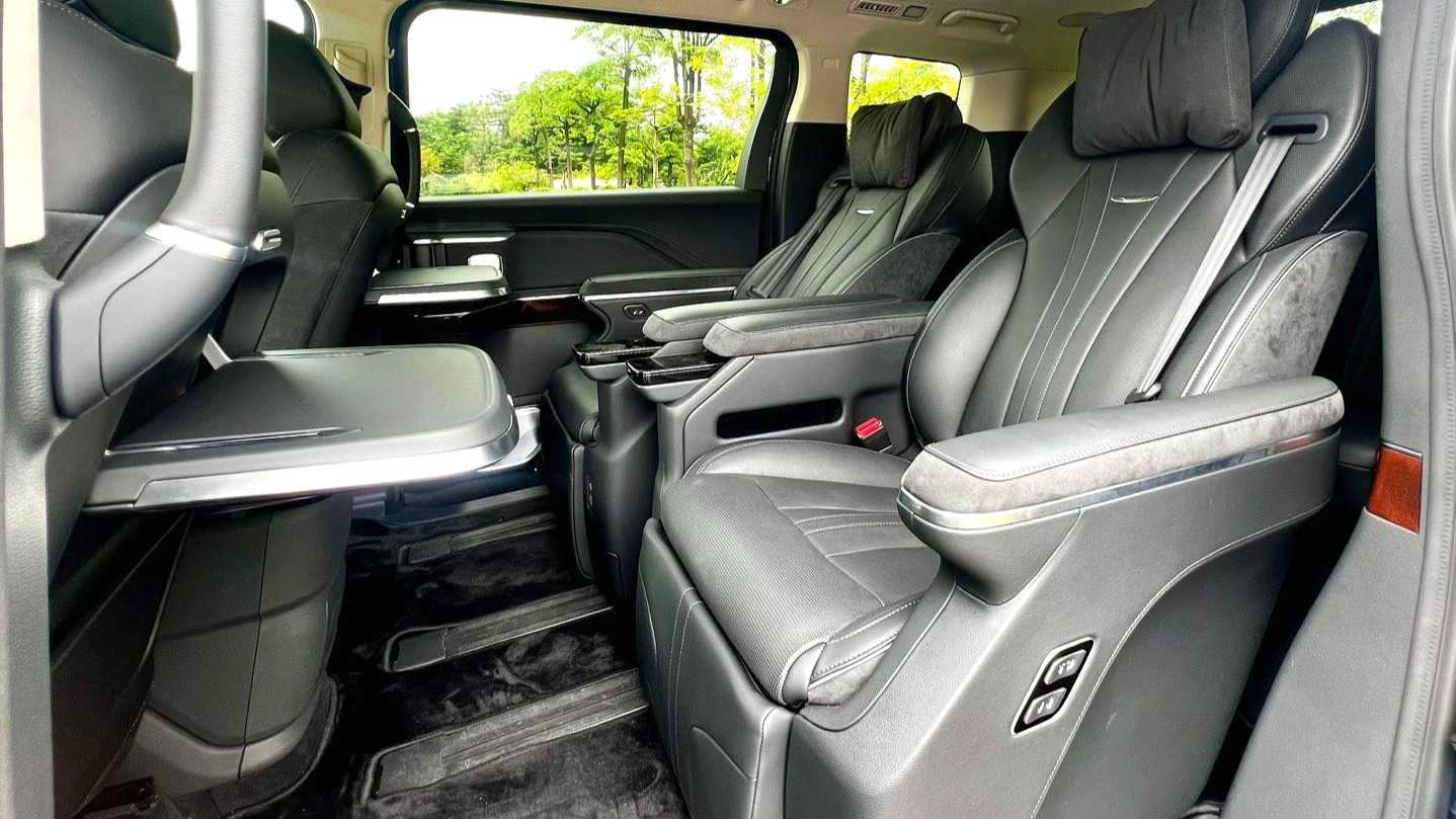 Hong Qi HQ9 2024 2.0T 4WD Luxury Edition