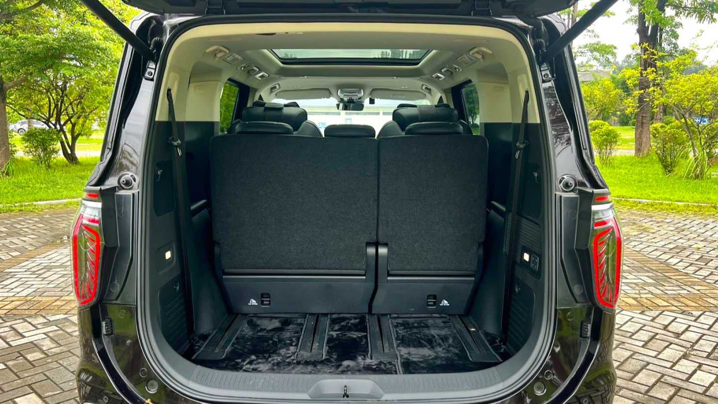 Hong Qi HQ9 2024 2.0T 4WD Luxury Edition