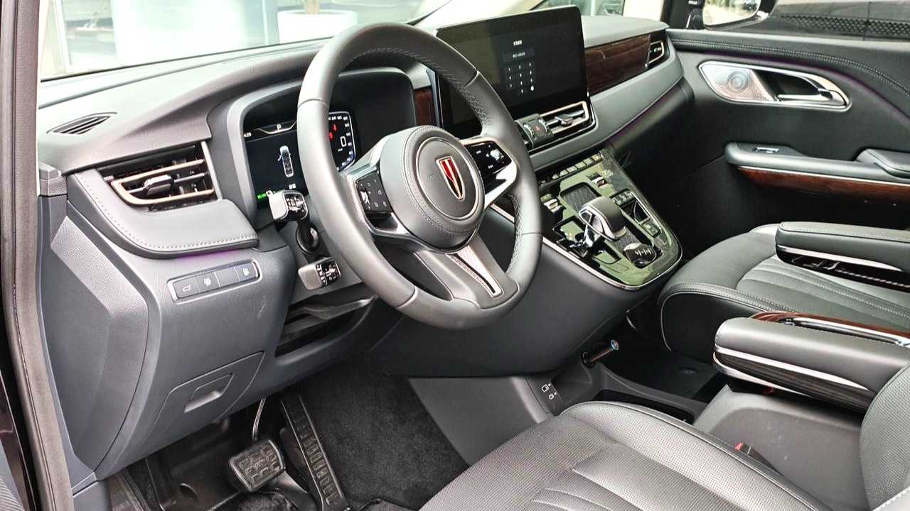 Hong Qi HQ9 2024 2.0T 4WD Luxury Edition