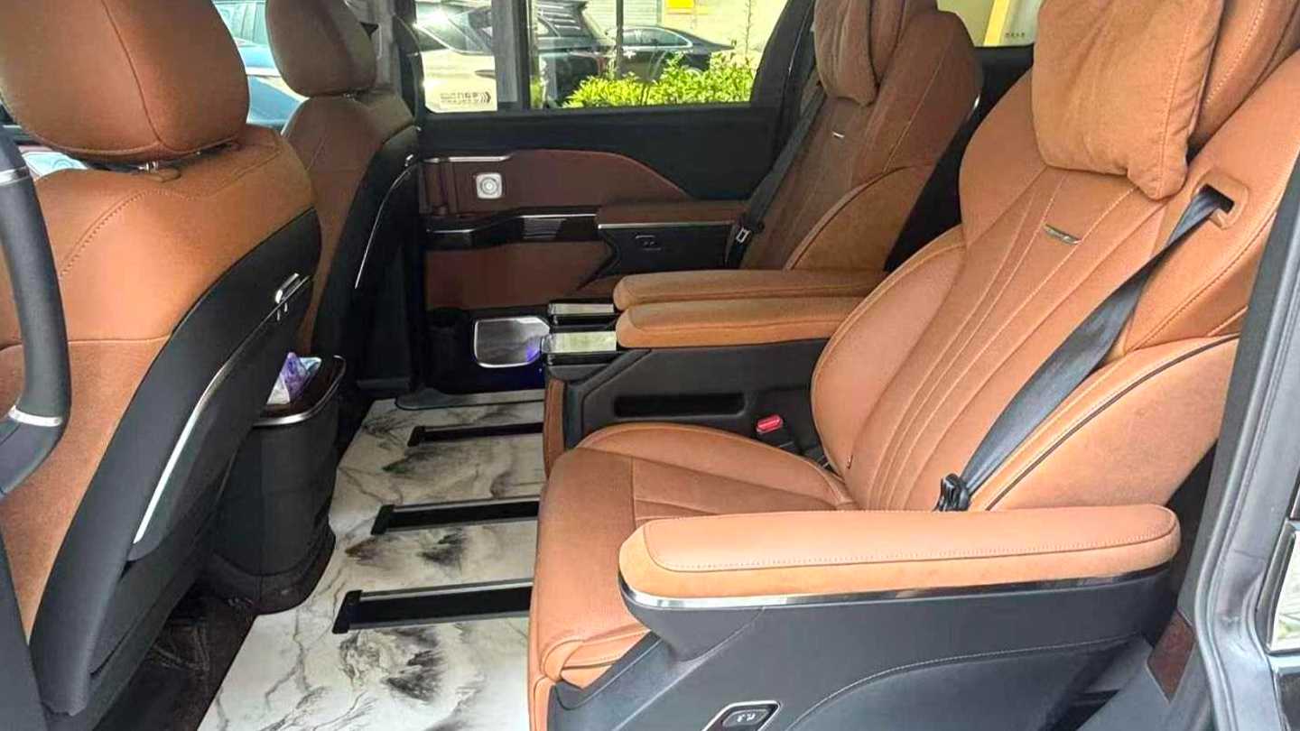 Hong Qi HQ9 2024 2.0T 4WD Luxury Edition
