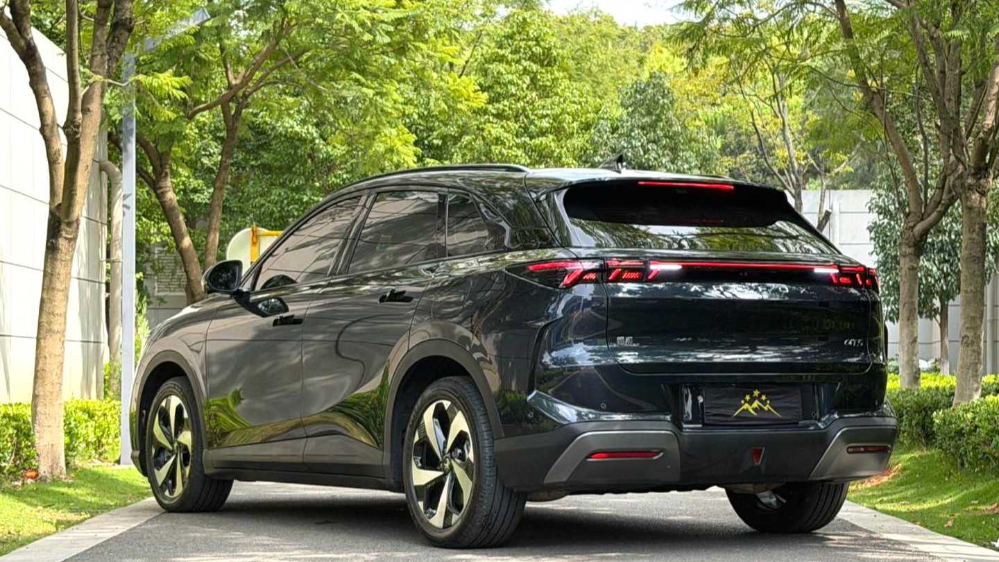 ARCFOX αT5 2026 Pure Electric 660 Yuan Jinshenxing Edition