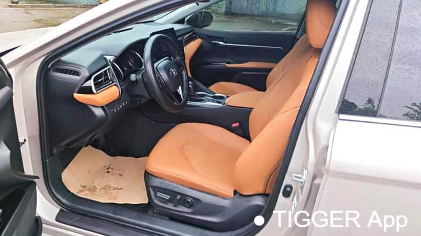 Toyota CAMRY 2023 2.0 GVP Leading Edition