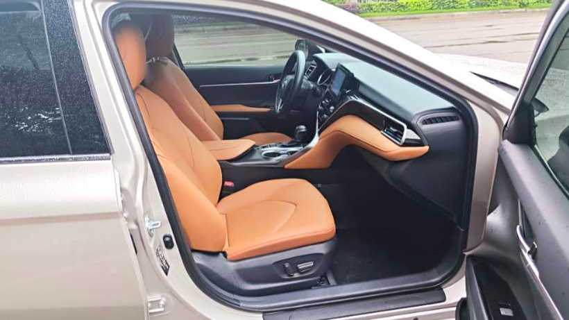 Toyota CAMRY 2023 2.0 GVP Leading Edition