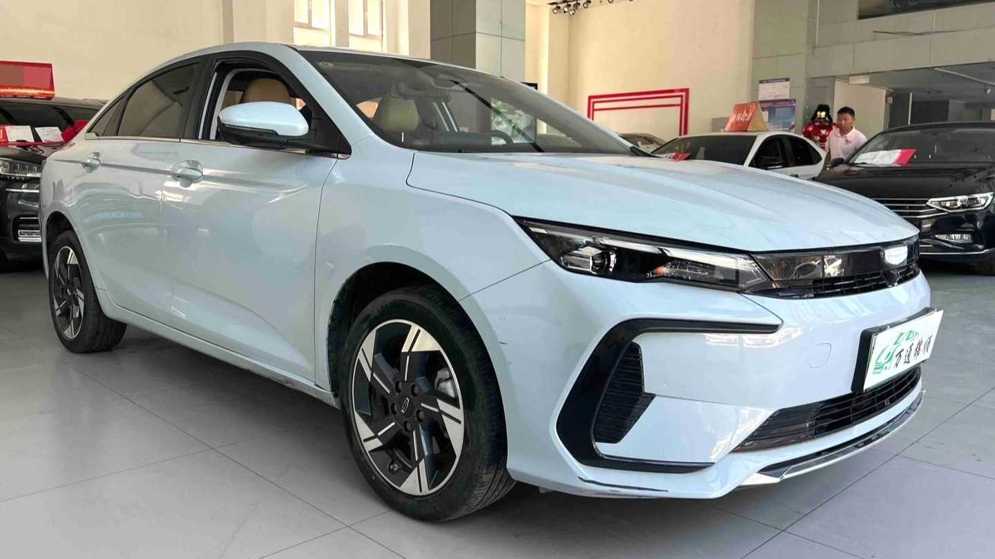 Geely EMGRAND L HiP 2024 Champion Edition 1.5TD-DHT Pro 100KM Excellence