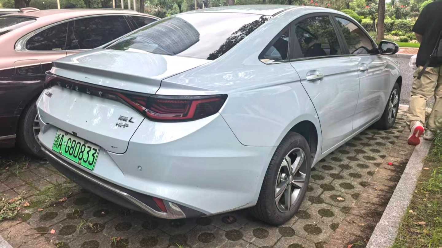 Geely EMGRAND L HiP 2024 Champion Edition 1.5TD-DHT Pro 100KM Superb