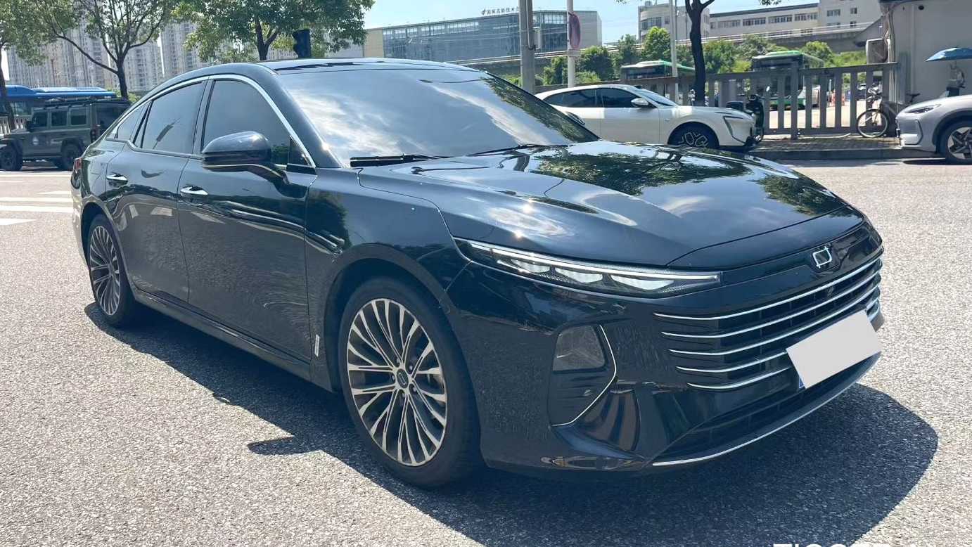 BESTUNE B70 2025 Dragon Teng 1.5T Black Knight Edition