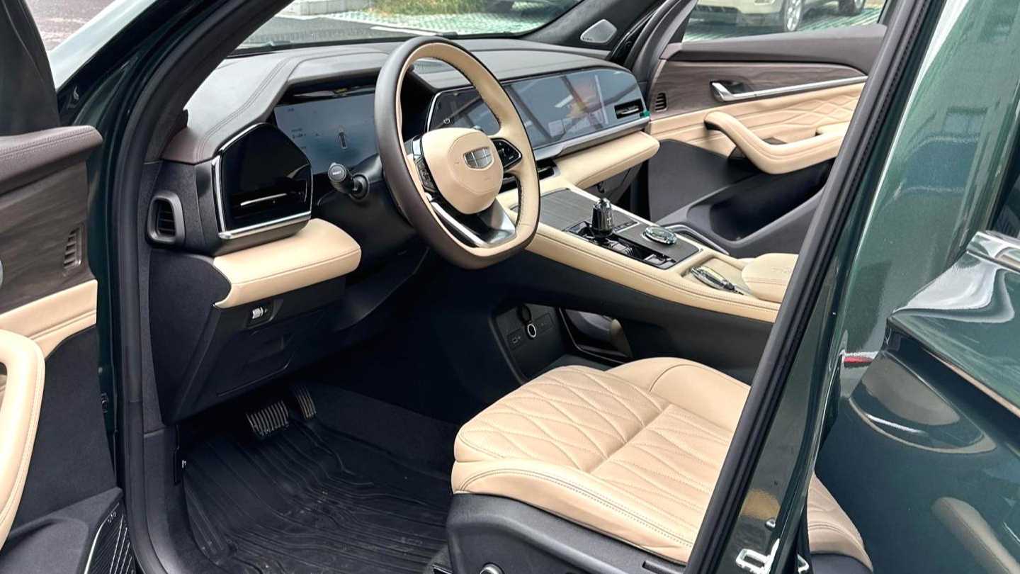 Geely Monjaro 2025 Dongfang Yao 2.0TD Automatic 4WD Moon Watching Edition