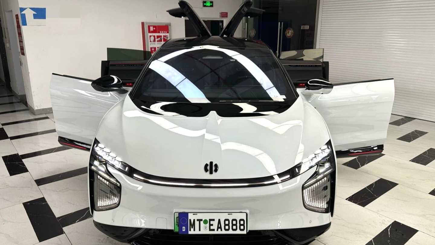 HiPhi X 2021 Founding edition 6 seats