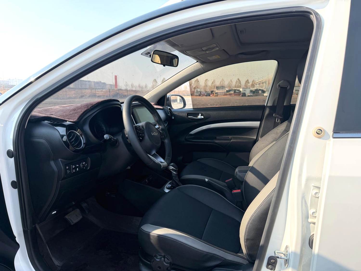 KIA 2021 Stonic 1.4 Unlimited Fun Enjoyment Sunroof Automatic Transmission