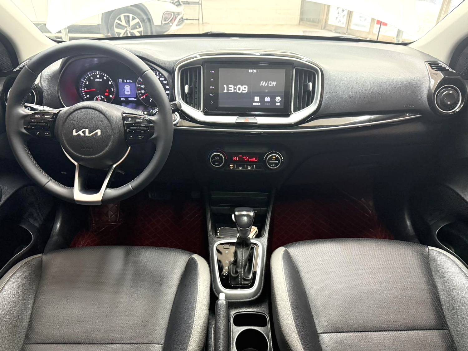 KIA 2021 Stonic 1.4 Stepless Sunroof Automatic Transmission