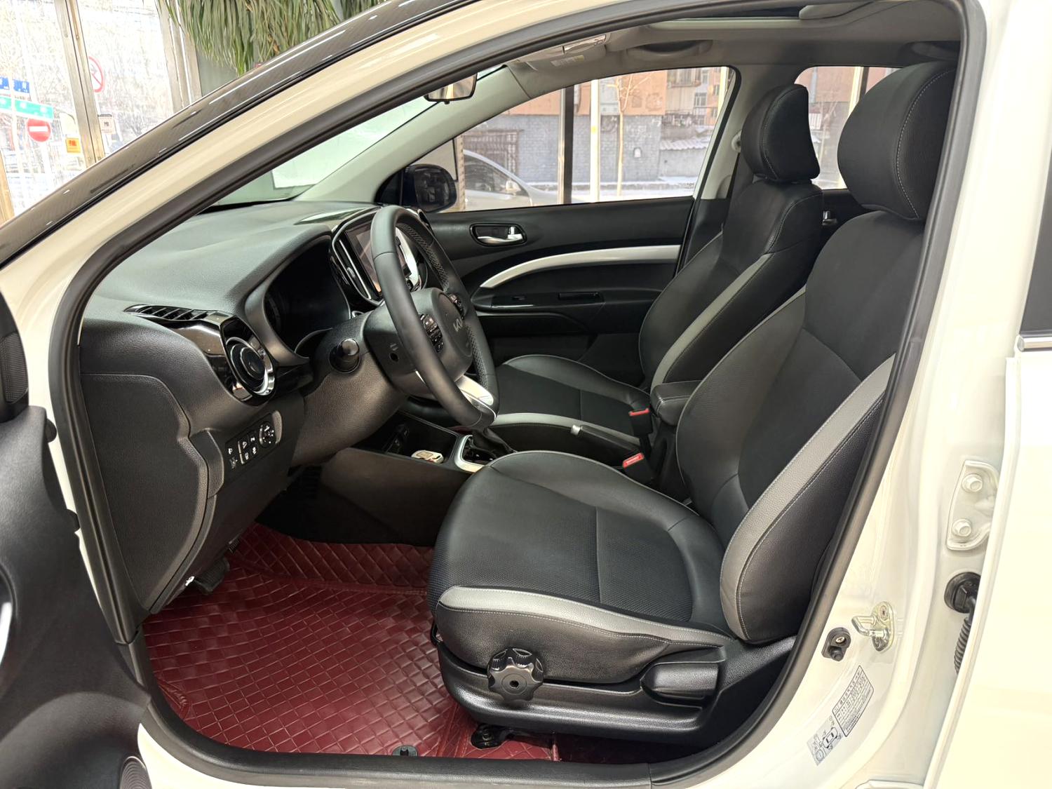 KIA 2021 Stonic 1.4 Stepless Sunroof Automatic Transmission