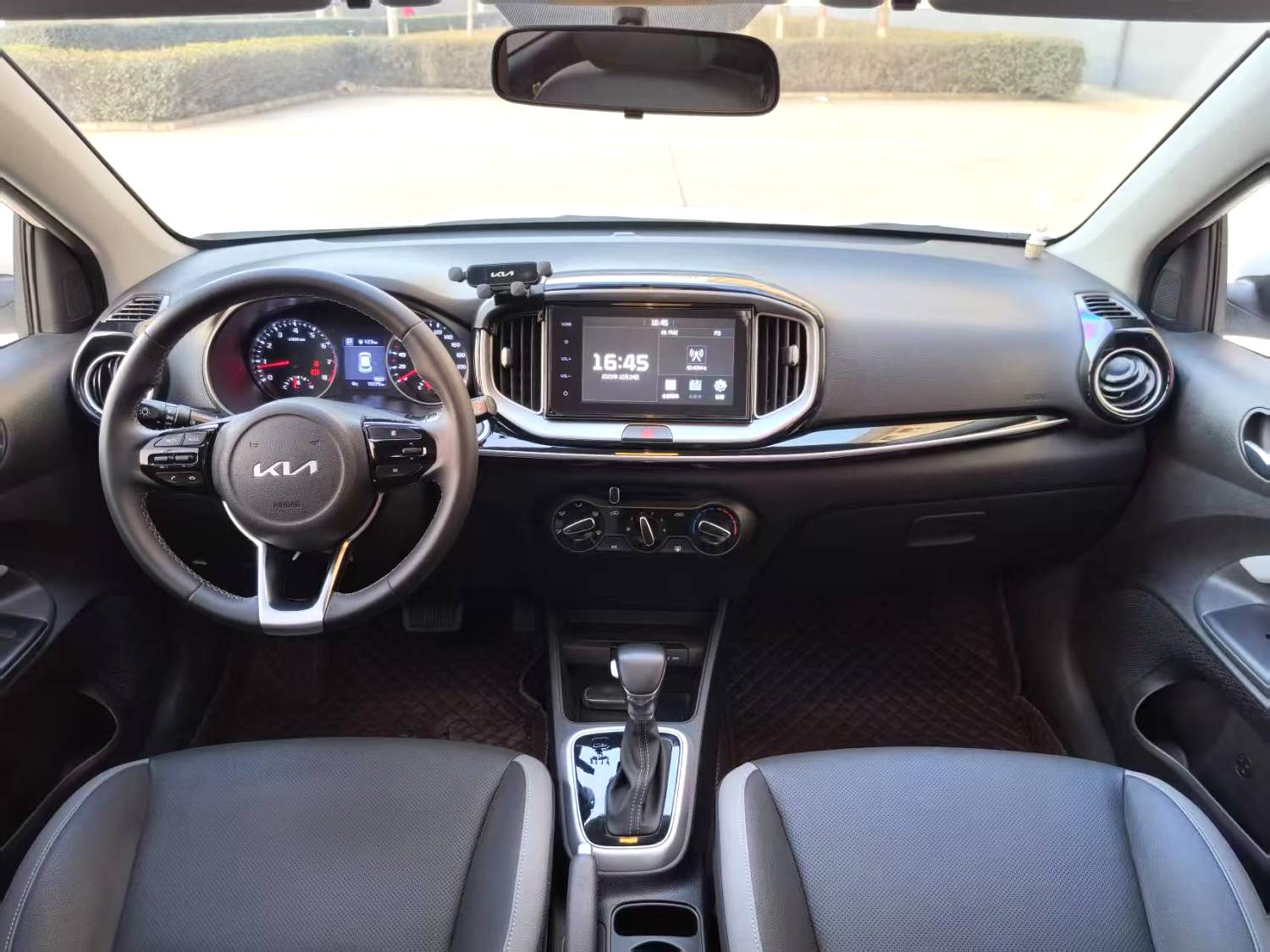 KIA 2021 Stonic 1.4 Fun Edition Automatic Transmission