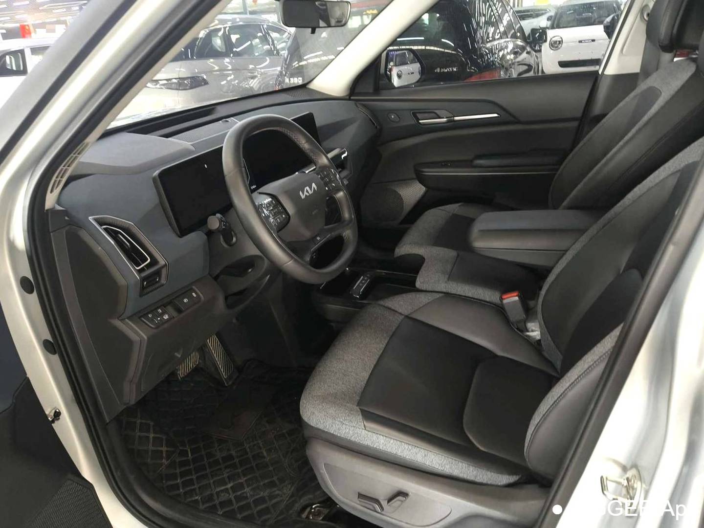 KIA 2024 EV5 530 Land Automatic Transmission