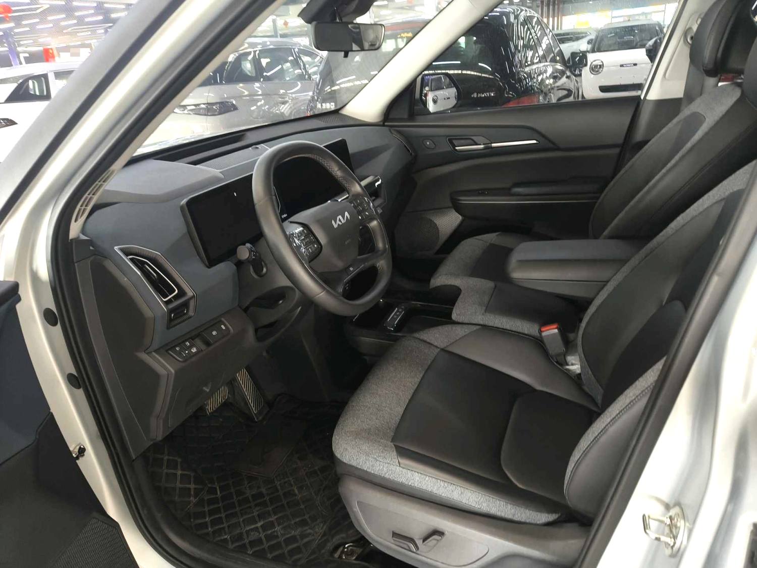 KIA 2024 EV5 530 Land Automatic Transmission