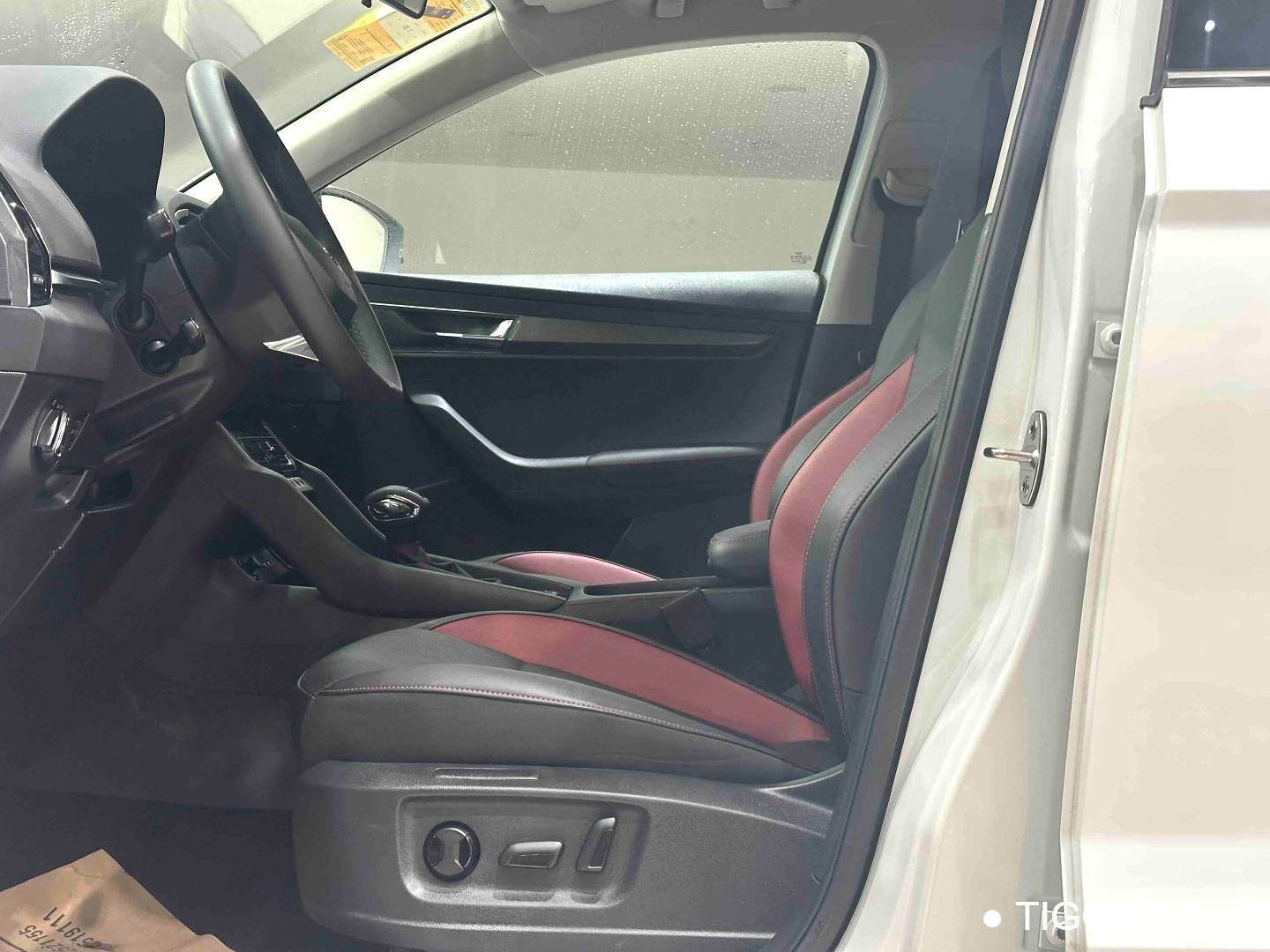 ŠKODA 2024 KAROQ 1.4TSI TSI280 Luxury Edition Automatic Transmission