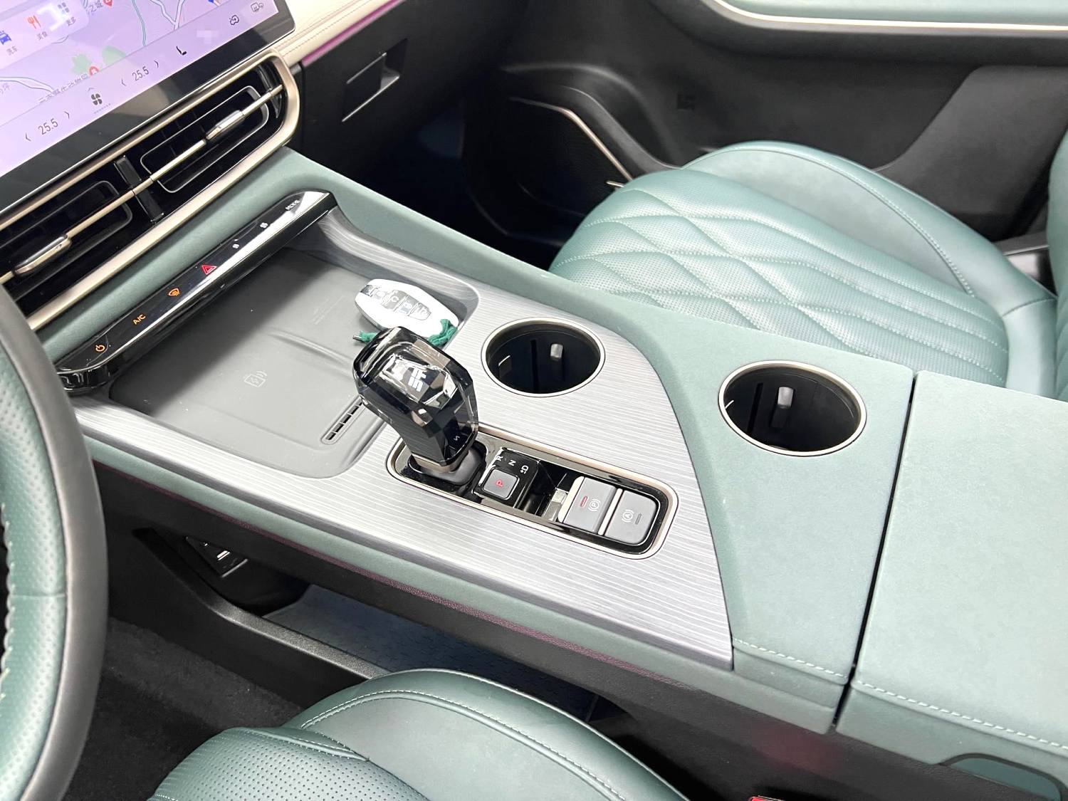 JETOUR 2023 Shanhai L9 1.5TD Pro 7-seater automatic transmission