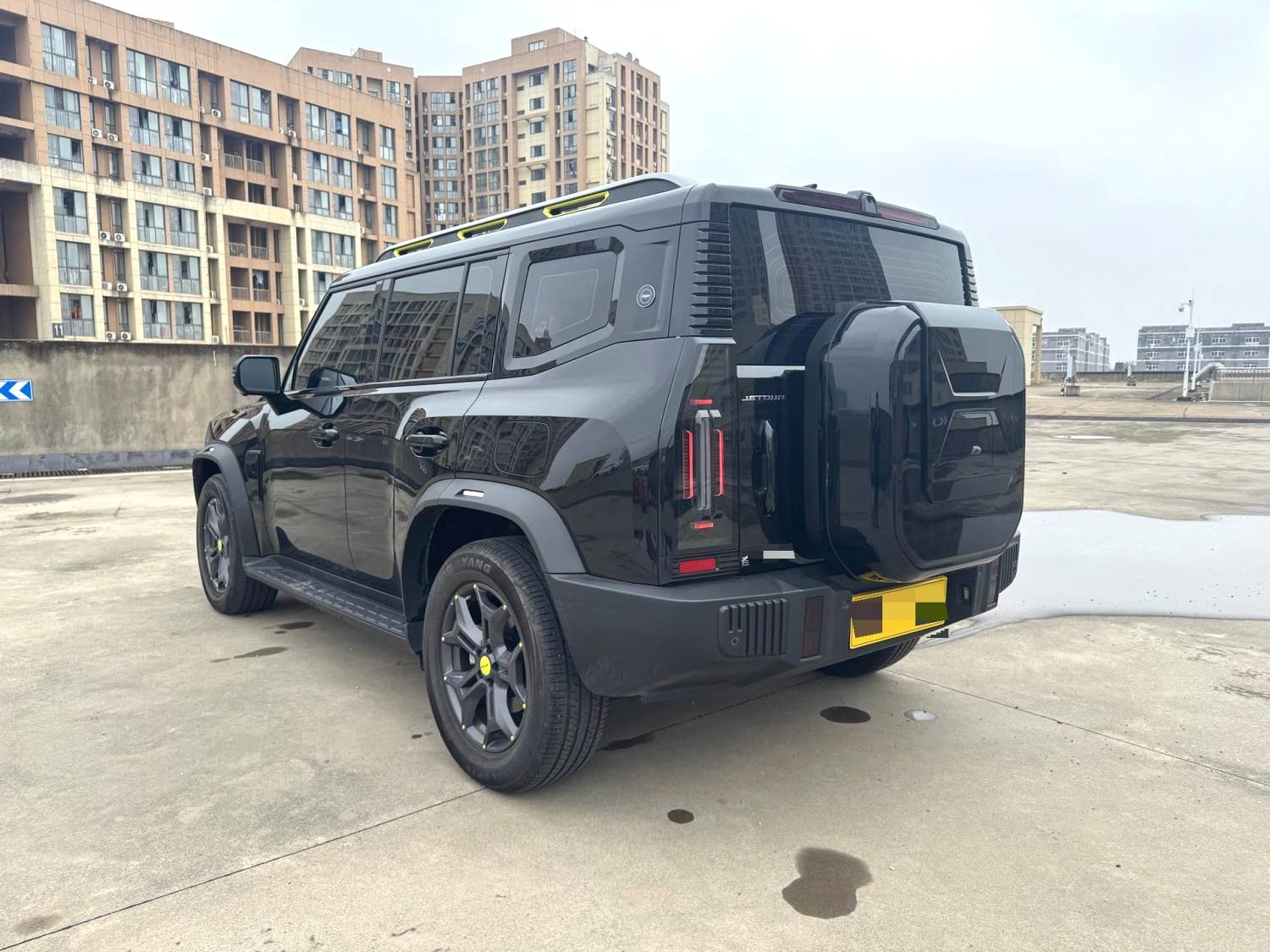 JETOUR 2023 Traveler 2.0T 4WD Crossover PRO Automatic Transmission