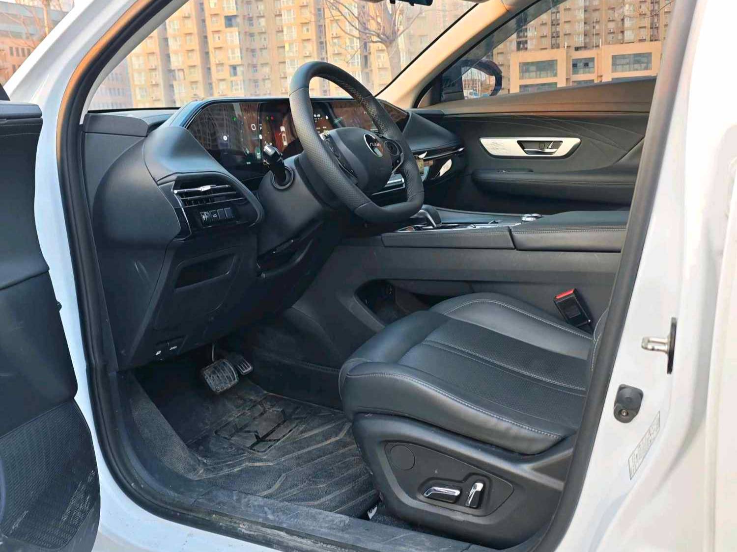 AEOLUS 2022 HUGE 1.5T Enjoyment Edition · Intelligent Automatic Transmission