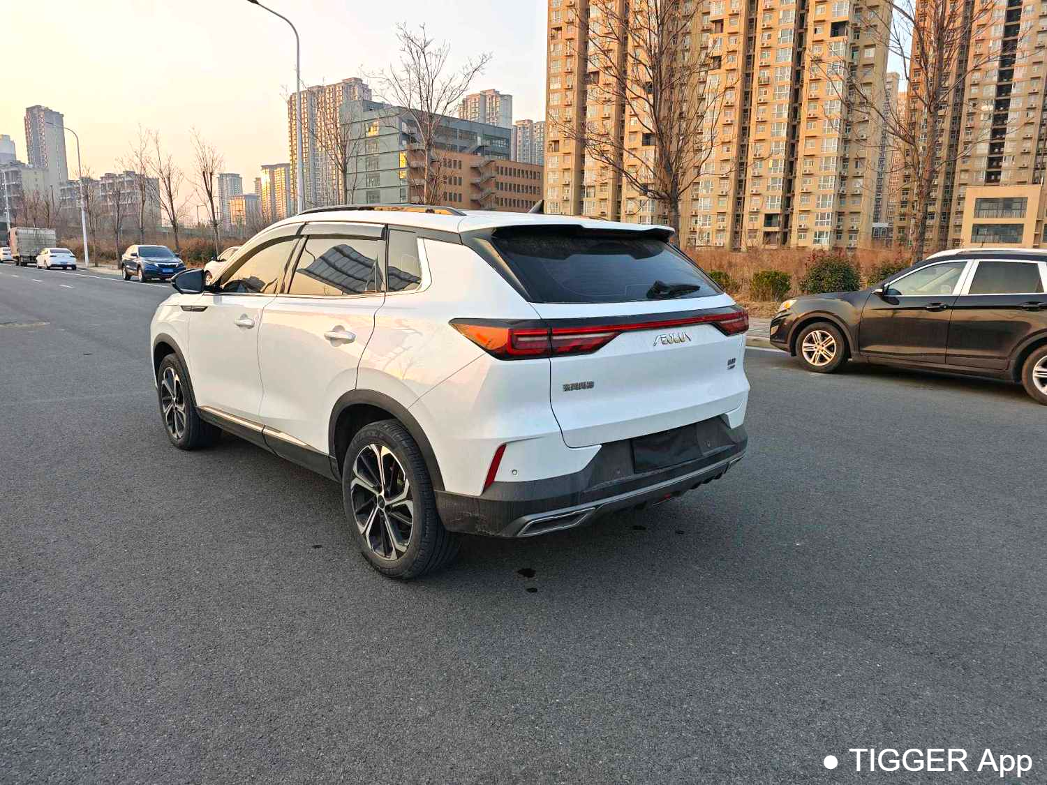 AEOLUS 2022 HUGE 1.5T Enjoyment Edition · Intelligent Automatic Transmission