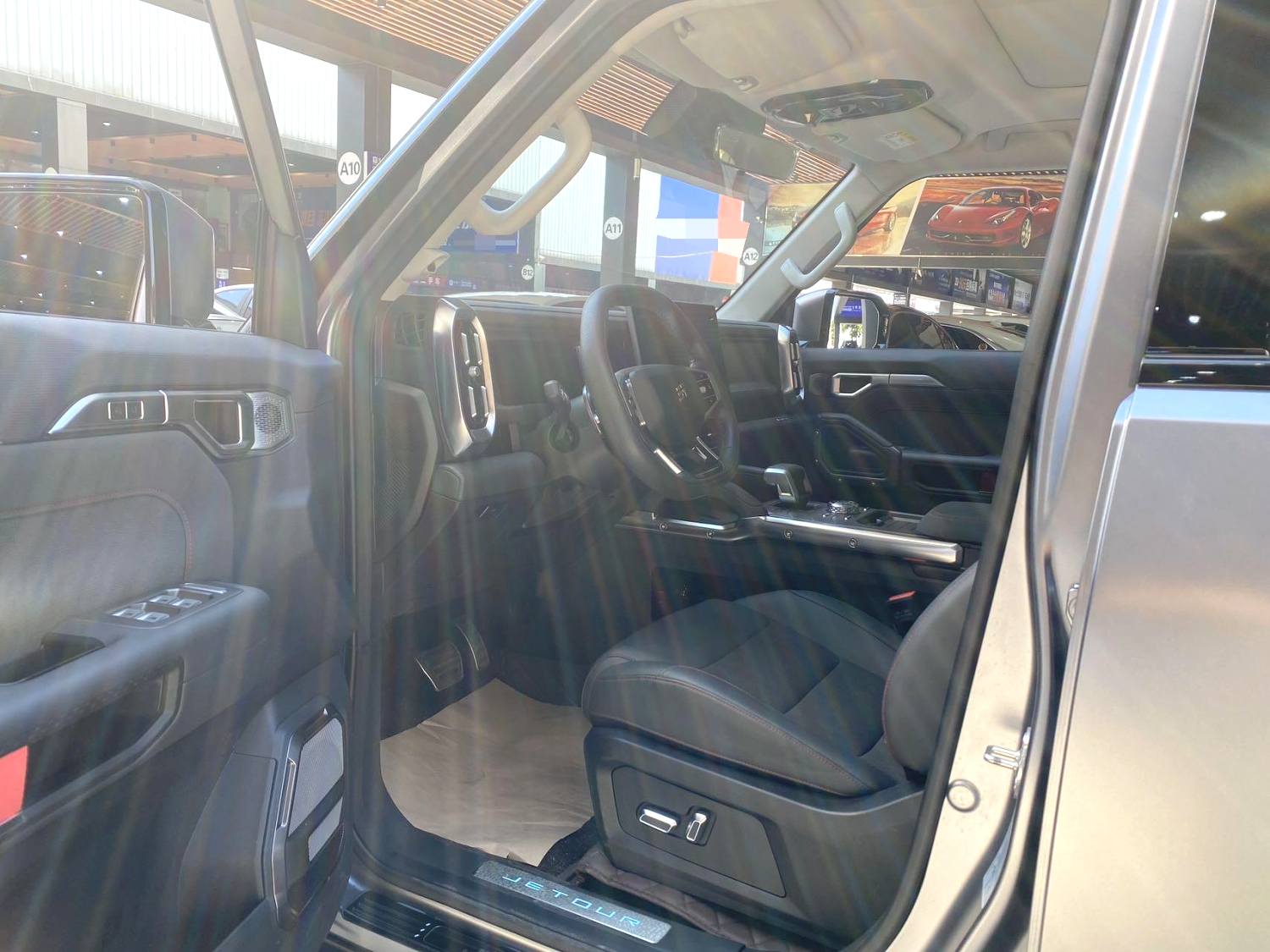 JETOUR 2023 Traveler 2.0T 4WD Crossover PRO Automatic Transmission