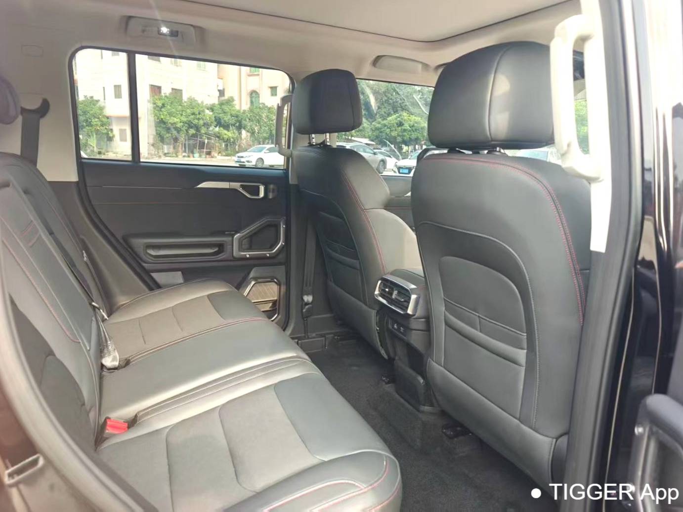 JETOUR 2023 Traveler 2.0T 4WD Crossover PRO Automatic Transmission