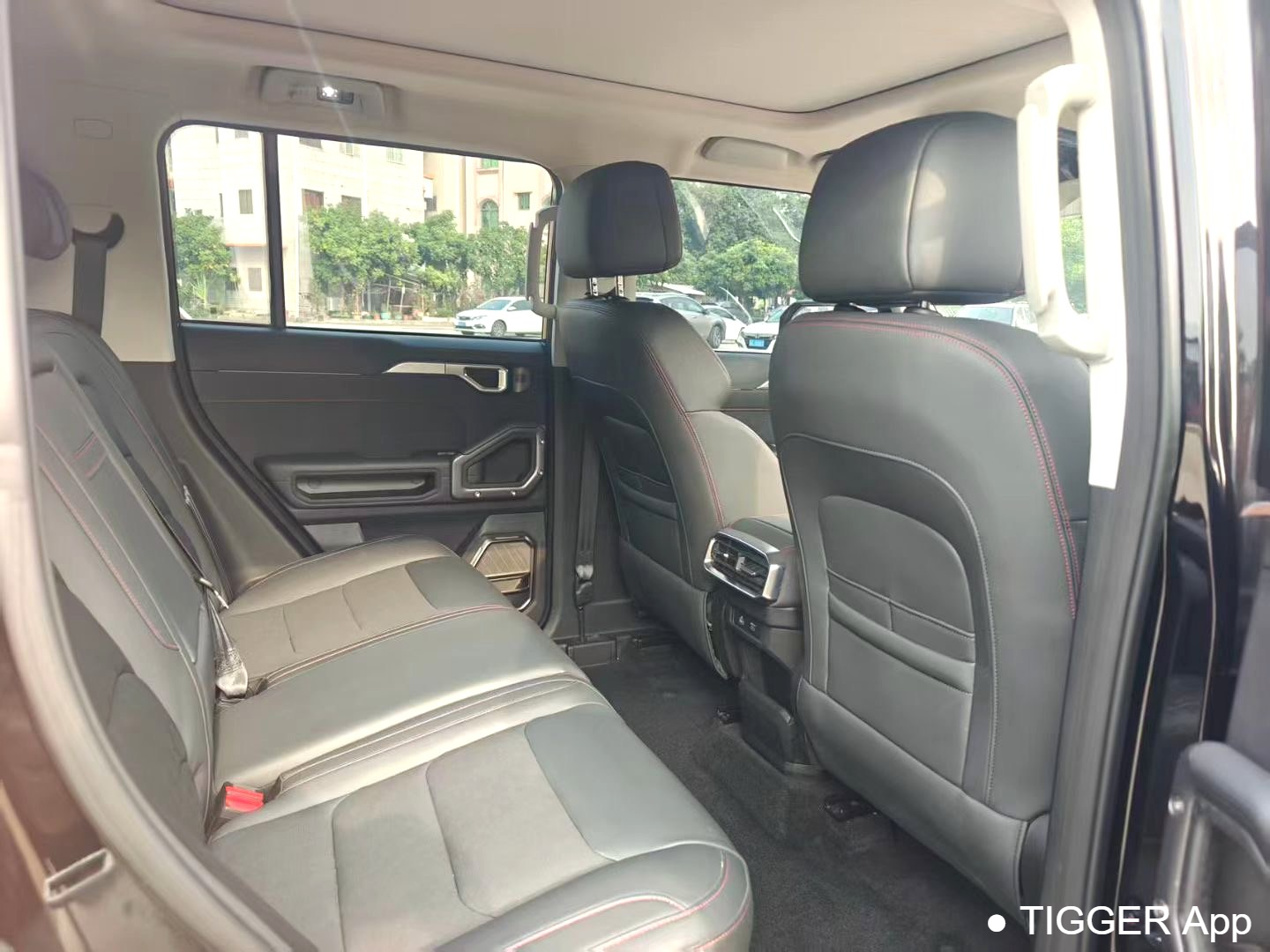 JETOUR 2023 Traveler 2.0T 4WD Crossover PRO Automatic Transmission