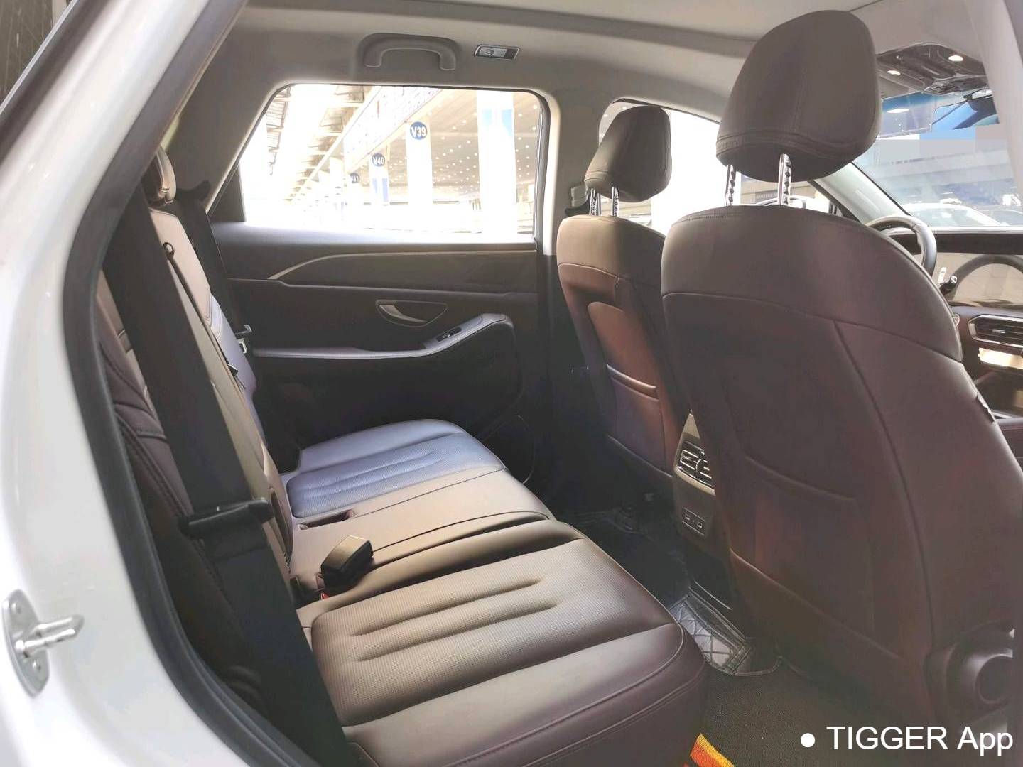 JETOUR 2024 X90 PLUS 1.6TD Villa PRO 7-seater Automatic Transmission