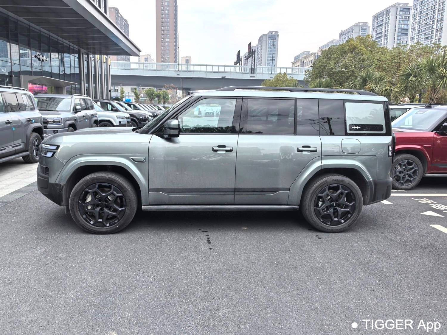 二手Formula Leopard‌ 2025 T7 1.5T Stepless 190KM 4WD Ultra Edition Automatic Transmission